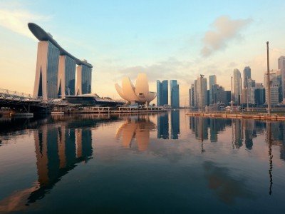 Singapore Economy Gets $100 Billion Support